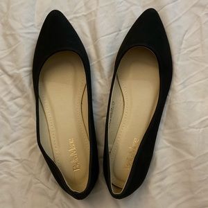 Bella Marie Black Pointy Toe Ballet Flats- 8.5